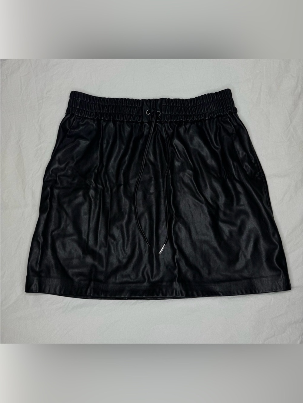 DYNAMITE Skirt Faux Leather Elastic Waist / Black / Medium / Y2K Goth Grunge